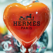 ballon coeur orange Hermès